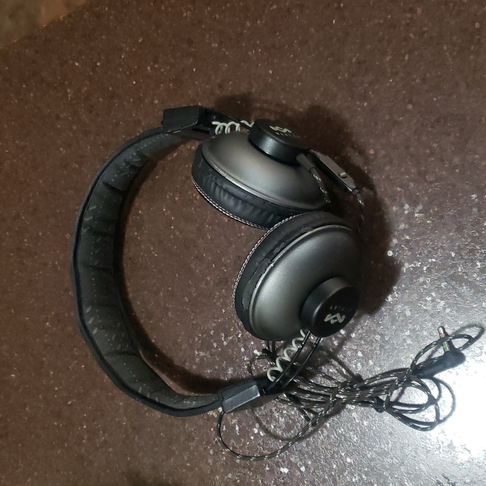 House of Marley Positive Vibration Frequency Wireless Over-Ear Headphones.  Used